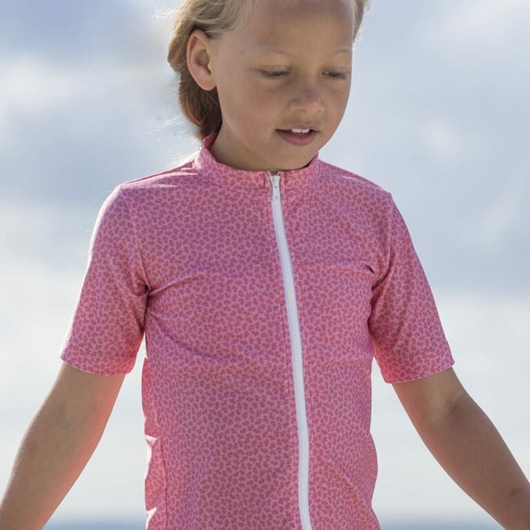 Fran Zipper swim shirt pinkflowers Petit Crabe