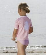 L_Swimshirt-w-zipper-SS-Soft-rose-Child_4