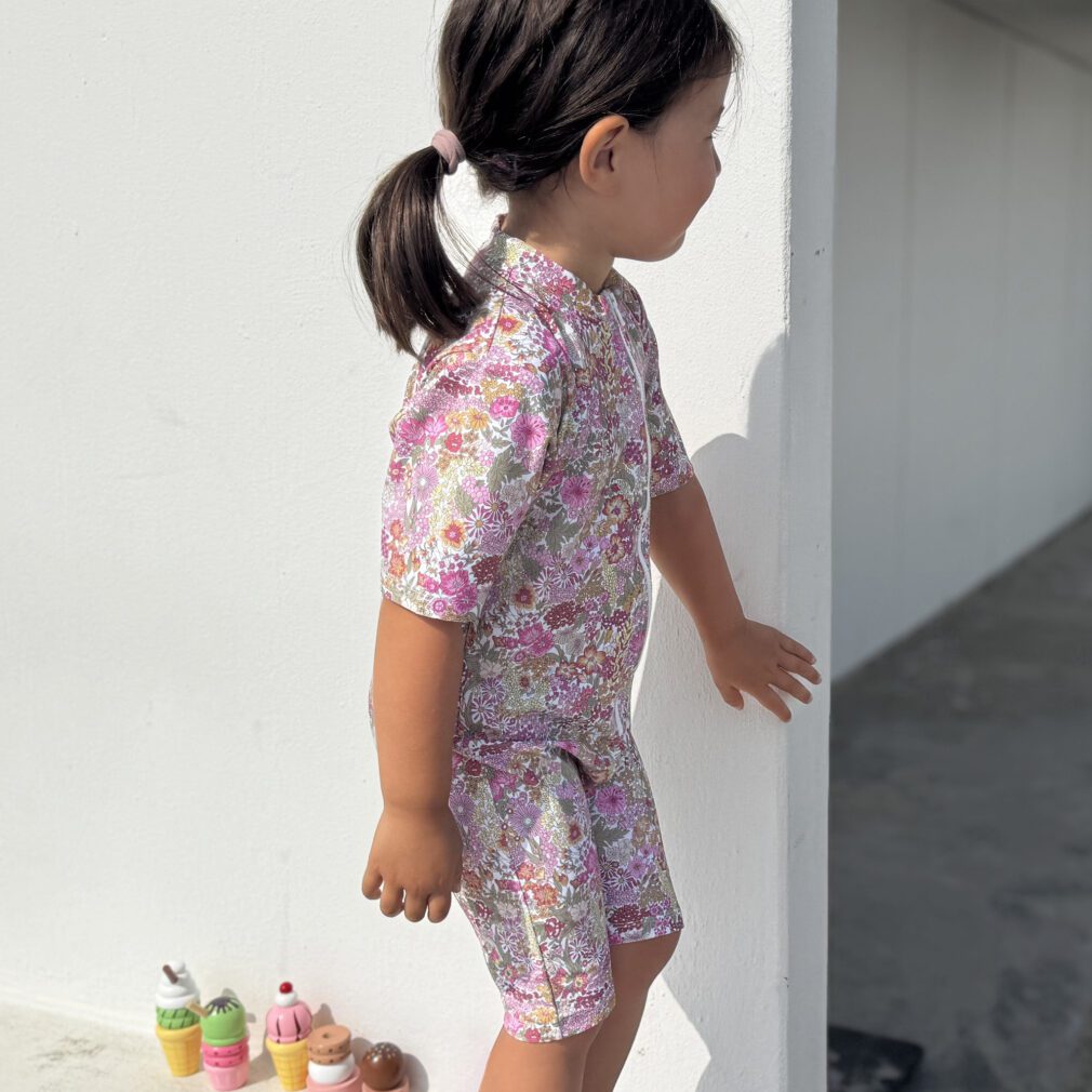 12-ANNIE Natsu sunsuit girl_1