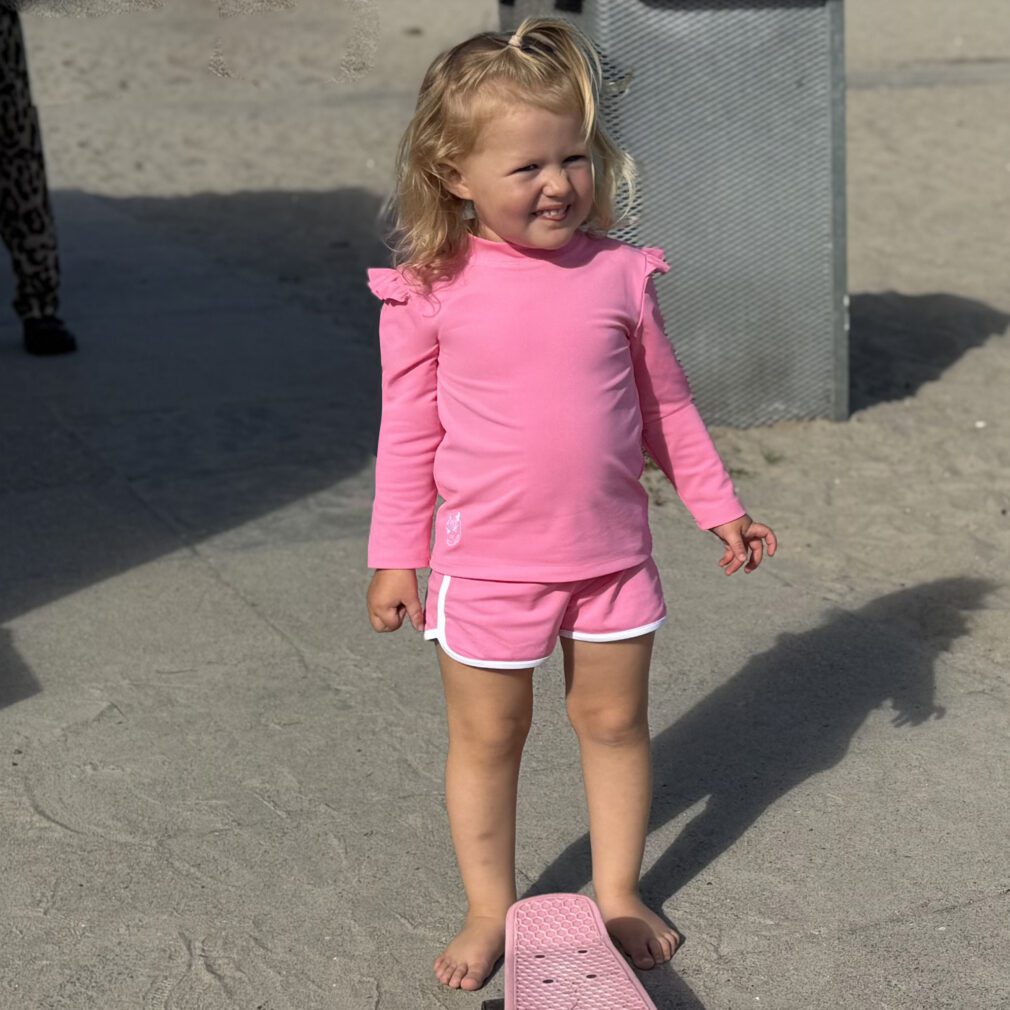 38-SUGA Sydney UV shirt girl_1