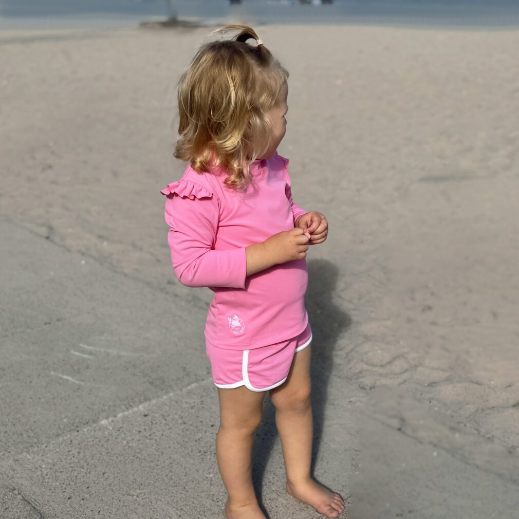 72-SUGA Alexa UV swim shorts girl_3