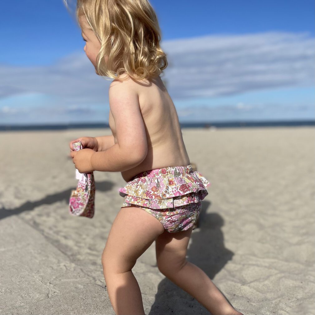 80-ANNIE Ida Swim nappy girl_6