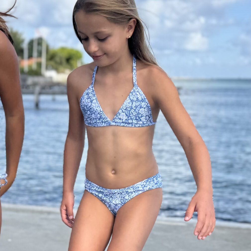 24-EVE Elle triangle bikini girl_3